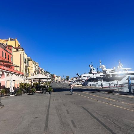 Casa Vacanza " La Rosa " Imperia Liguria 外观 照片