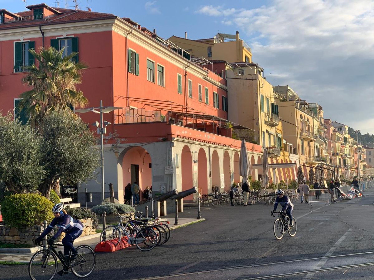 Casa Vacanza " La Rosa " Imperia Liguria 外观 照片