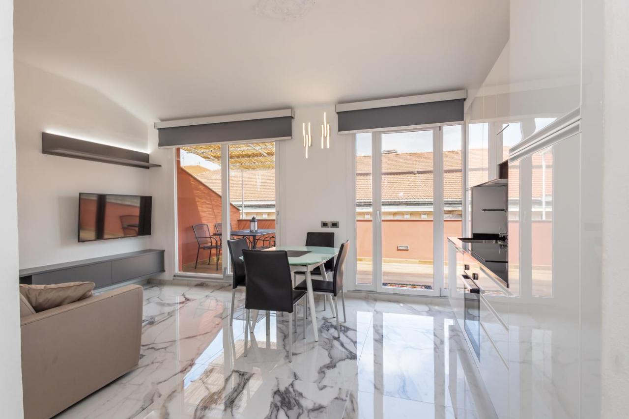 Casa Vacanza " La Rosa " Imperia Liguria 外观 照片