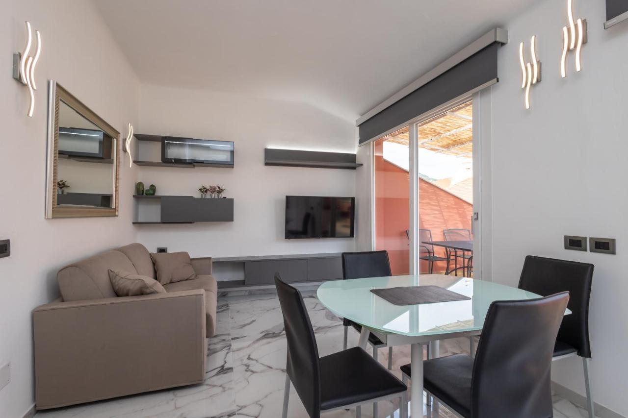 Casa Vacanza " La Rosa " Imperia Liguria 外观 照片