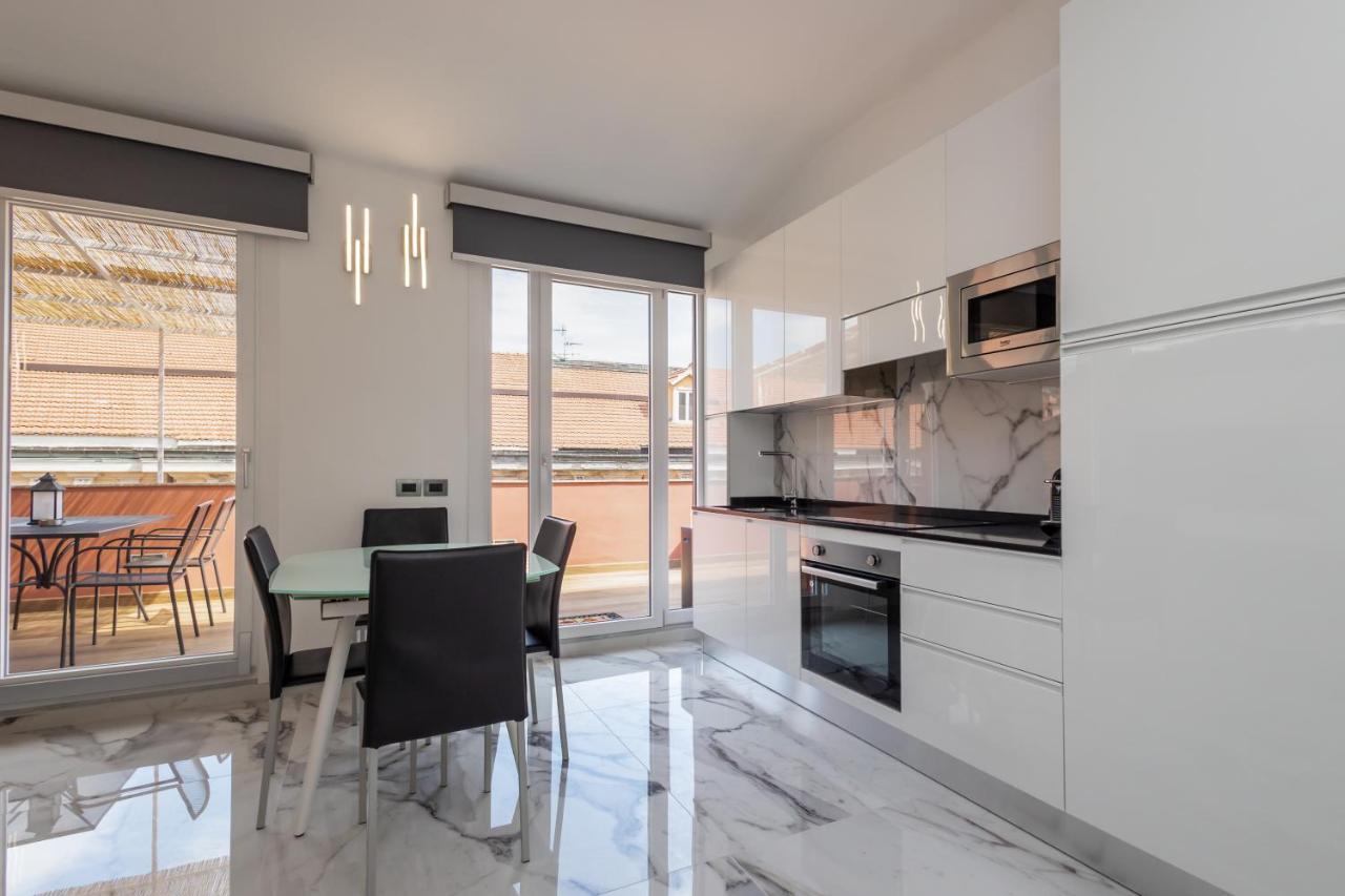 Casa Vacanza " La Rosa " Imperia Liguria 外观 照片