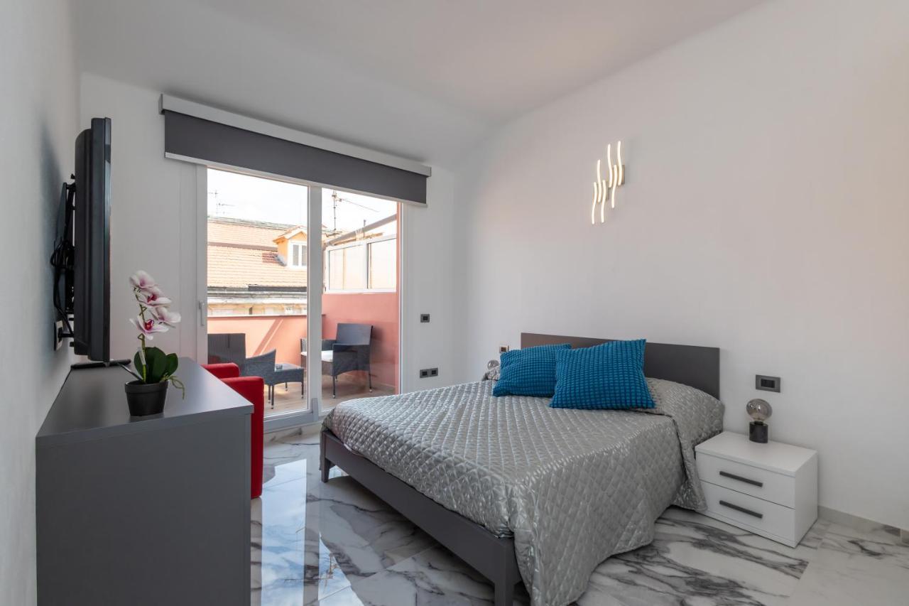 Casa Vacanza " La Rosa " Imperia Liguria 外观 照片