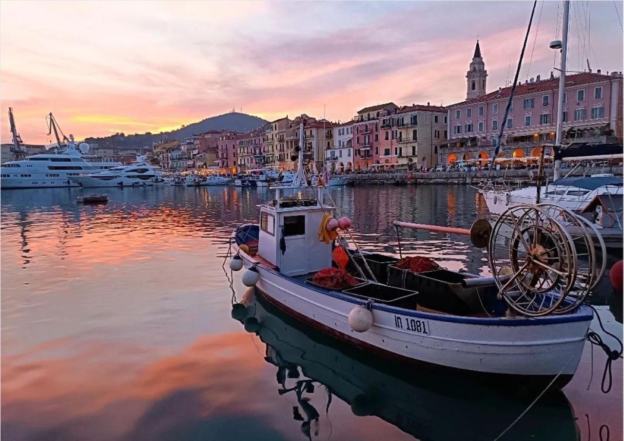 Casa Vacanza " La Rosa " Imperia Liguria 外观 照片